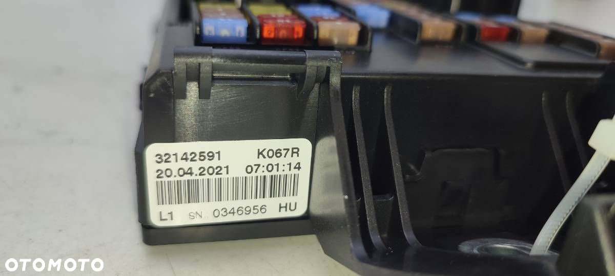 SKRZYNKA BEZPIECZNIKÓW VOLVO S90 II 32142591 - 6