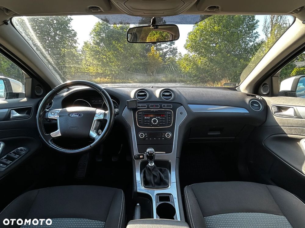 Ford Mondeo 2.0 TDCi Ambiente - 13