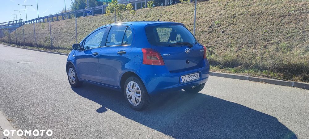 Toyota Yaris 1.0 VVT-i Cool - 4