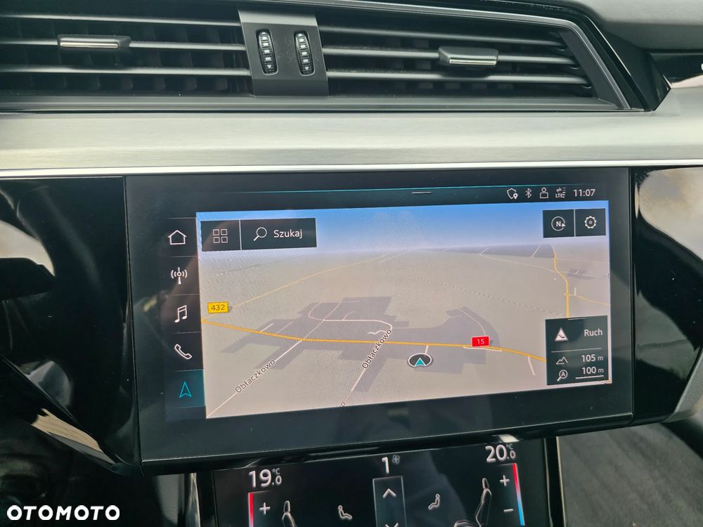 Audi e-tron - 32