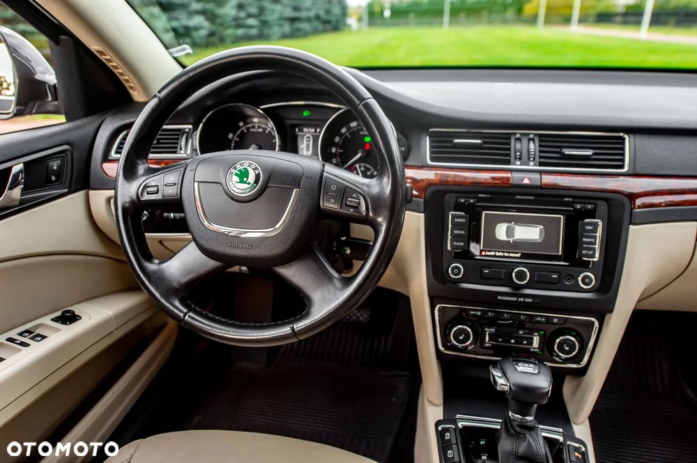 Skoda Superb 3.6 V6 4x4 DSG L&K - 30