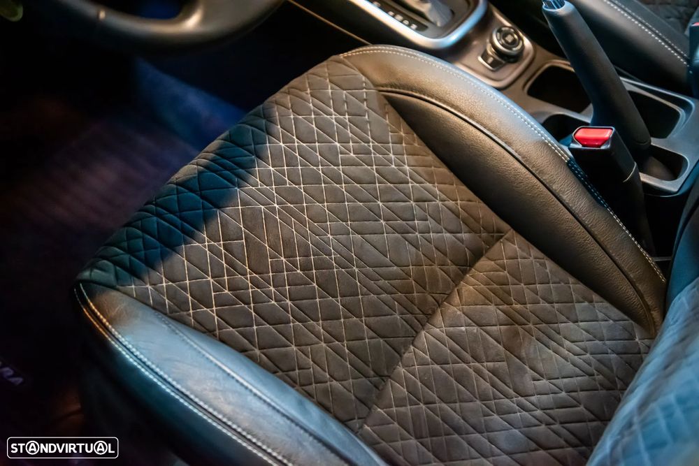 Suzuki Vitara 1.5L AGS GLX 4WD Strong Hybrid - 39