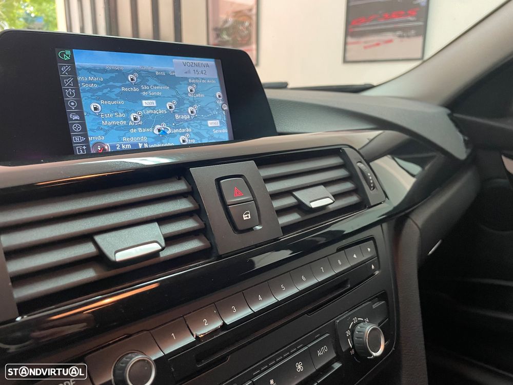 BMW 318 d Touring Pack M - 23