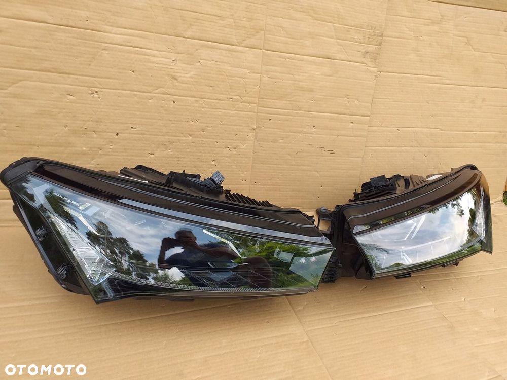 SKODA ENYAQ PRAWA  LEWA FULL LED UŻYWANA  5LB941016A - 2