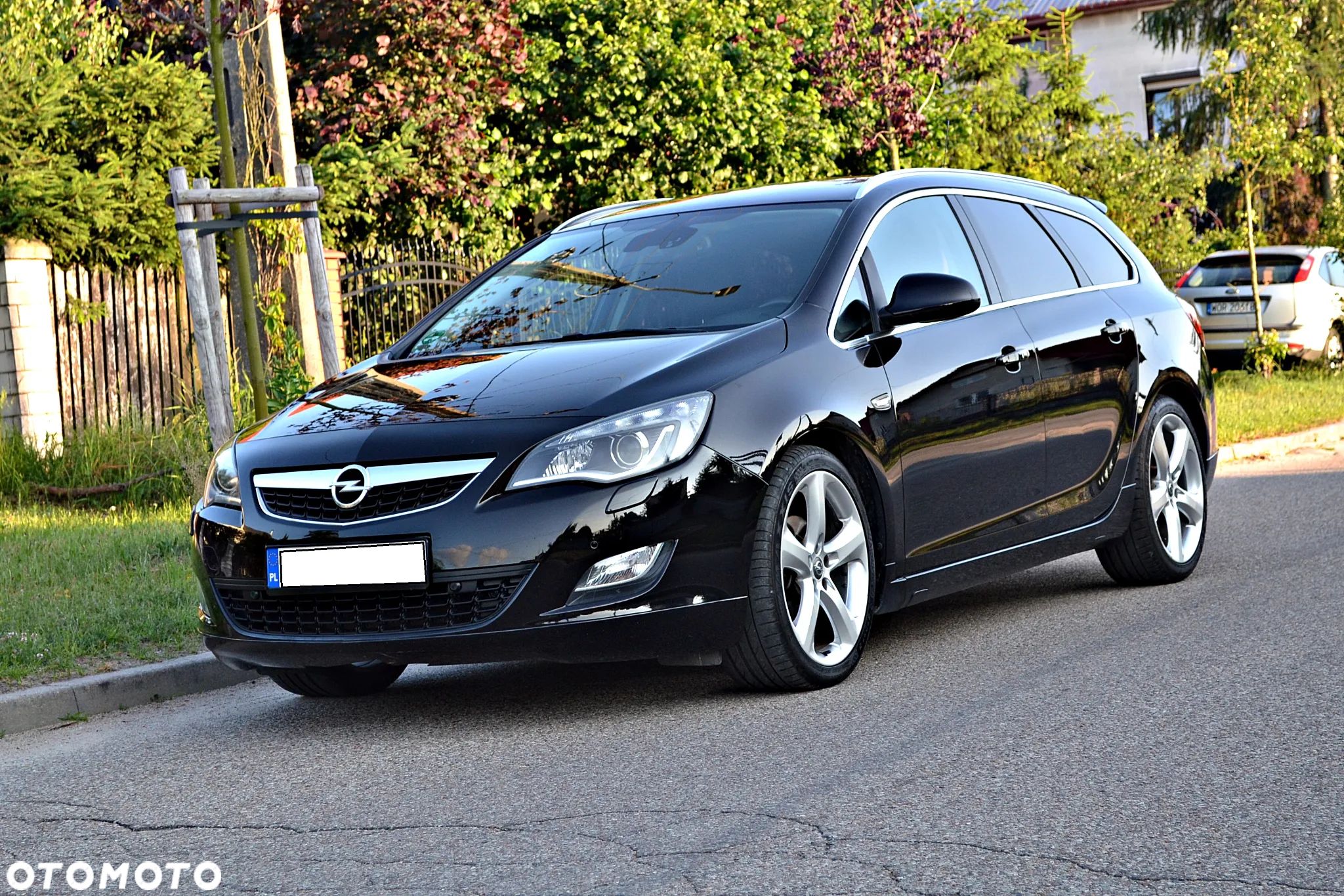 Opel Astra 1.6 Turbo Sport - 1