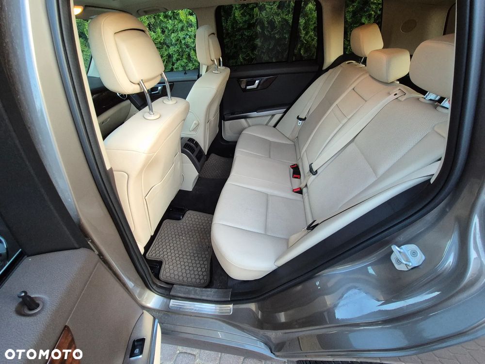 Mercedes-Benz GLK 350 4-Matic - 10