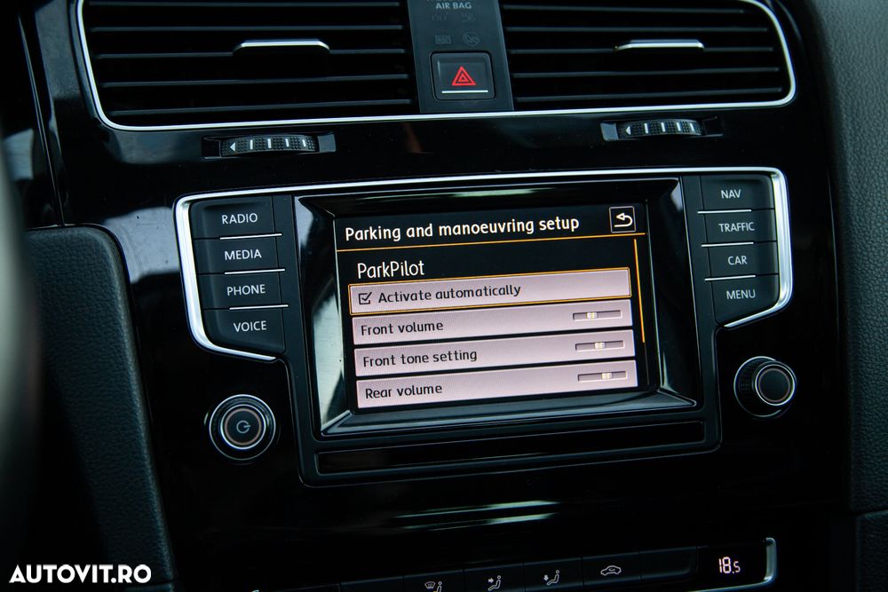 Volkswagen Golf - 24