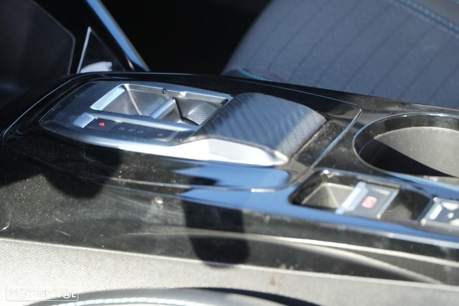 Peugeot e-2008 50 kWh Allure Pack - 8