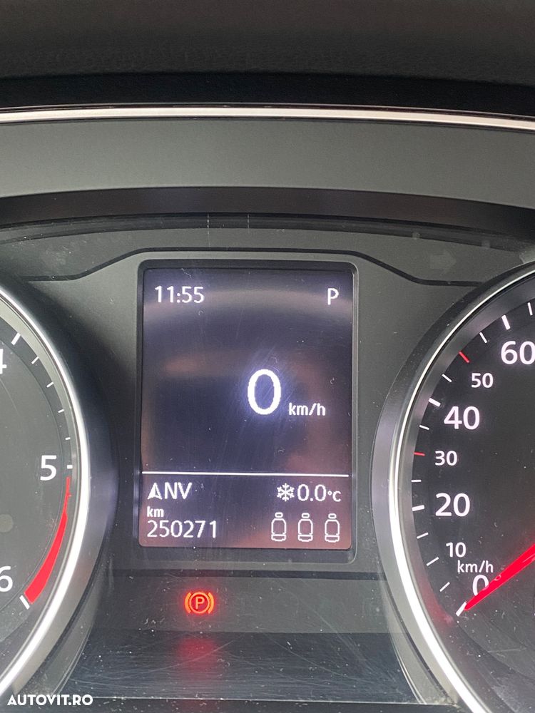 Volkswagen Passat 2.0 TDI DSG Comfortline - 12