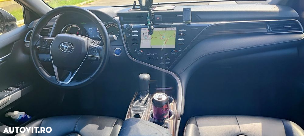 Toyota Camry - 11