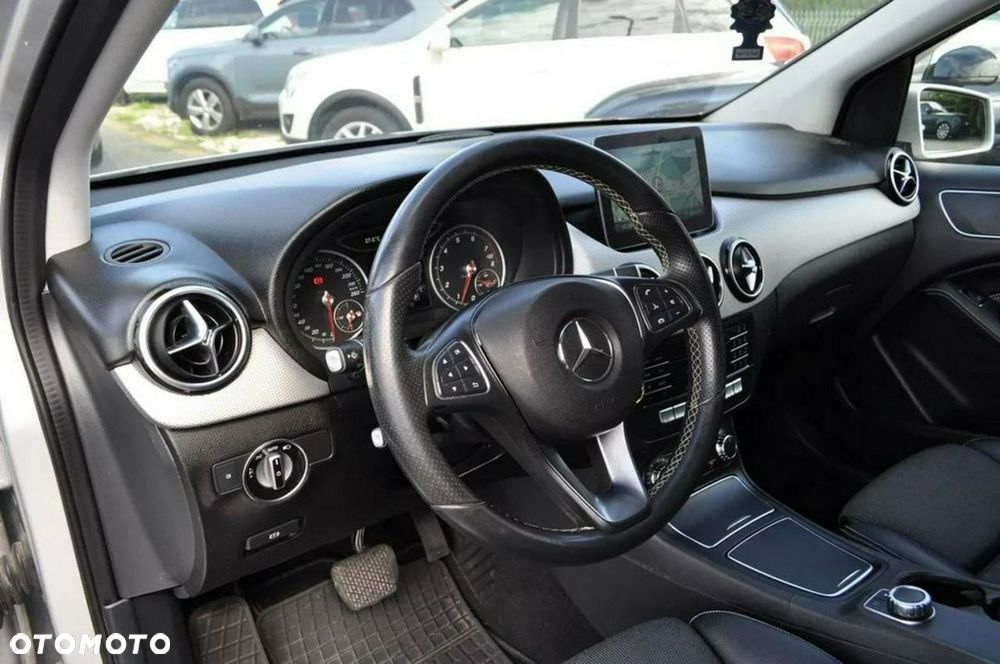 Mercedes-Benz Klasa B 200 7G-DCT UrbanStyle Edition - 8