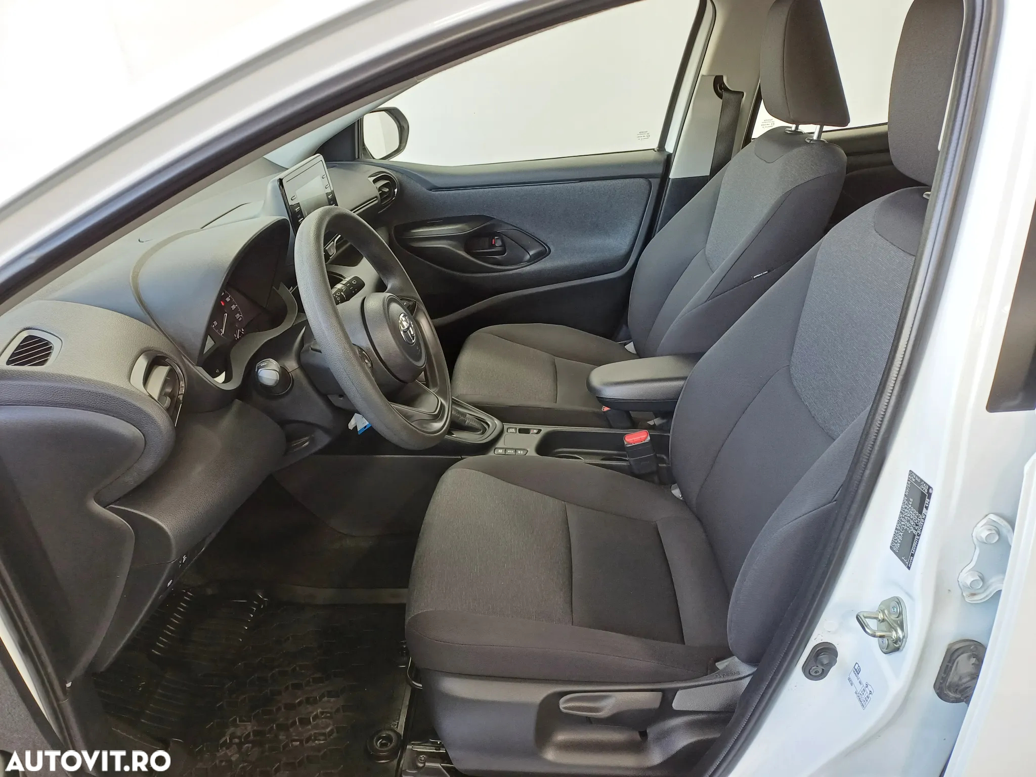 Toyota Yaris 1.5 VVT-i HSD Active - 5