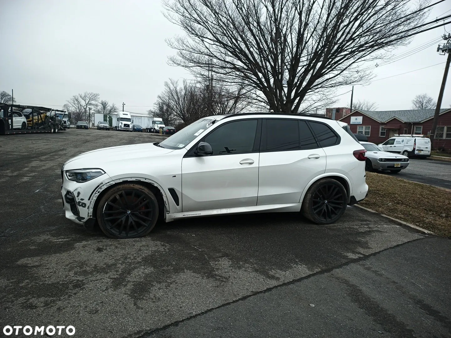 BMW X5 M M50i - 28