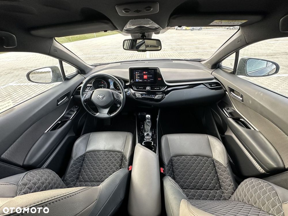 Toyota C-HR 2.0 Hybrid Executive - 18