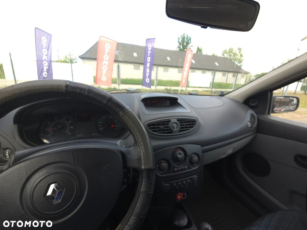 Renault Clio 1.4 16V Expression - 29