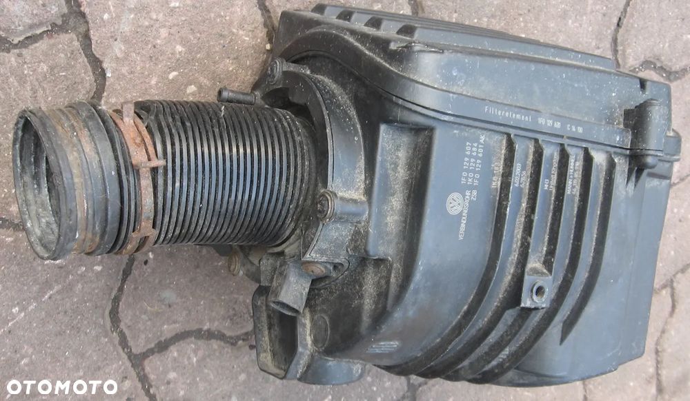 obudowa filtra powietrza AUDI A3 8P 2.0 FSI 1F0129601AK - 1