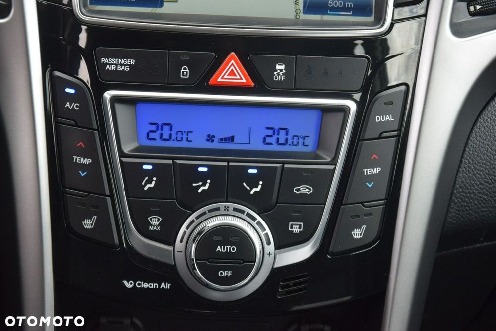 Hyundai i30 1.6 CRDi Fifa World Cup Edition - 28