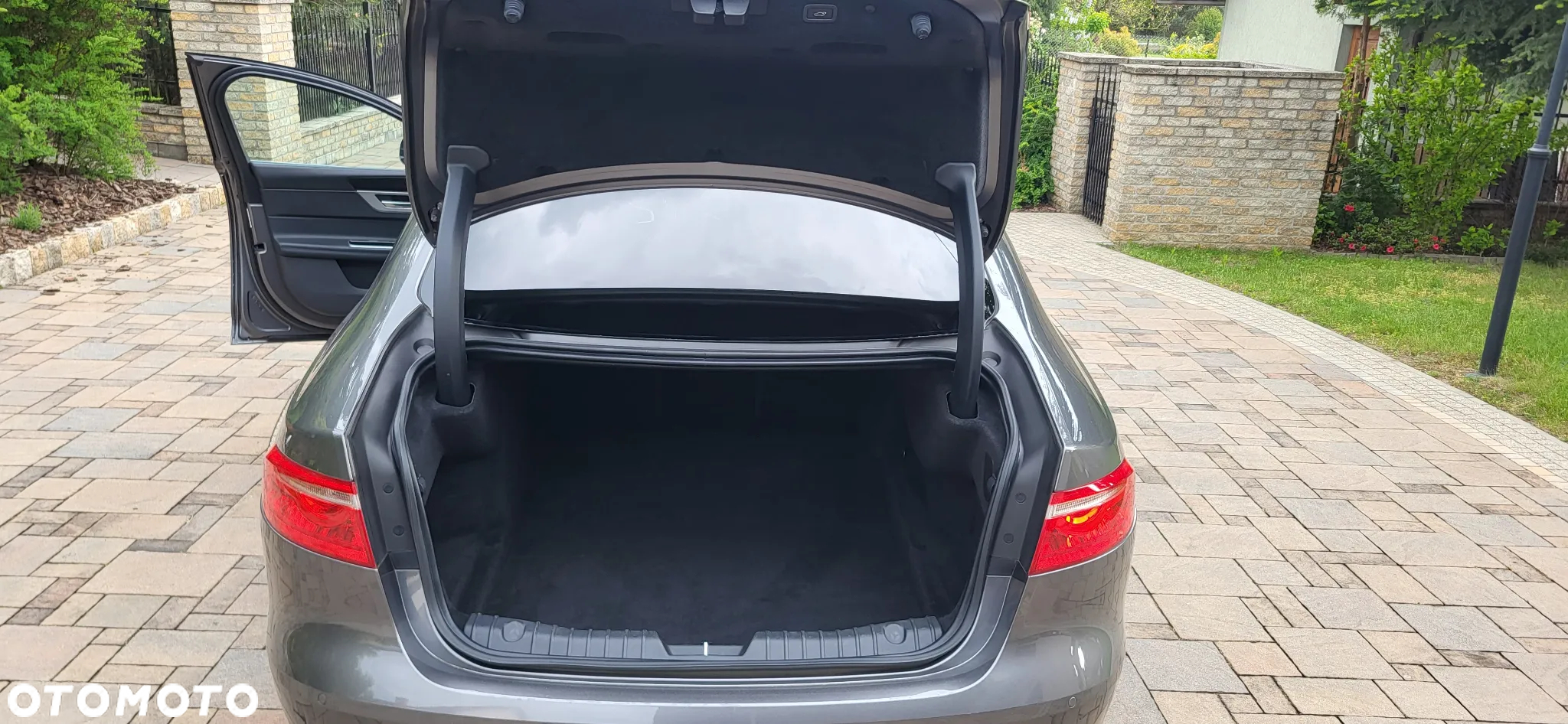 Jaguar XF 2.0 T Prestige - 20
