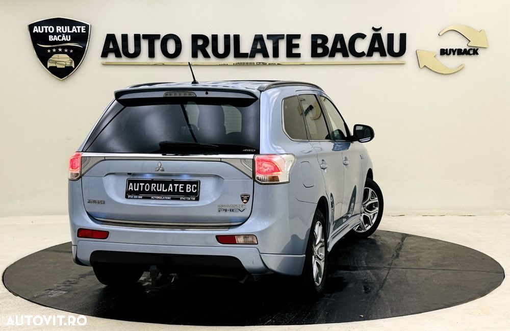 Mitsubishi Outlander - 6