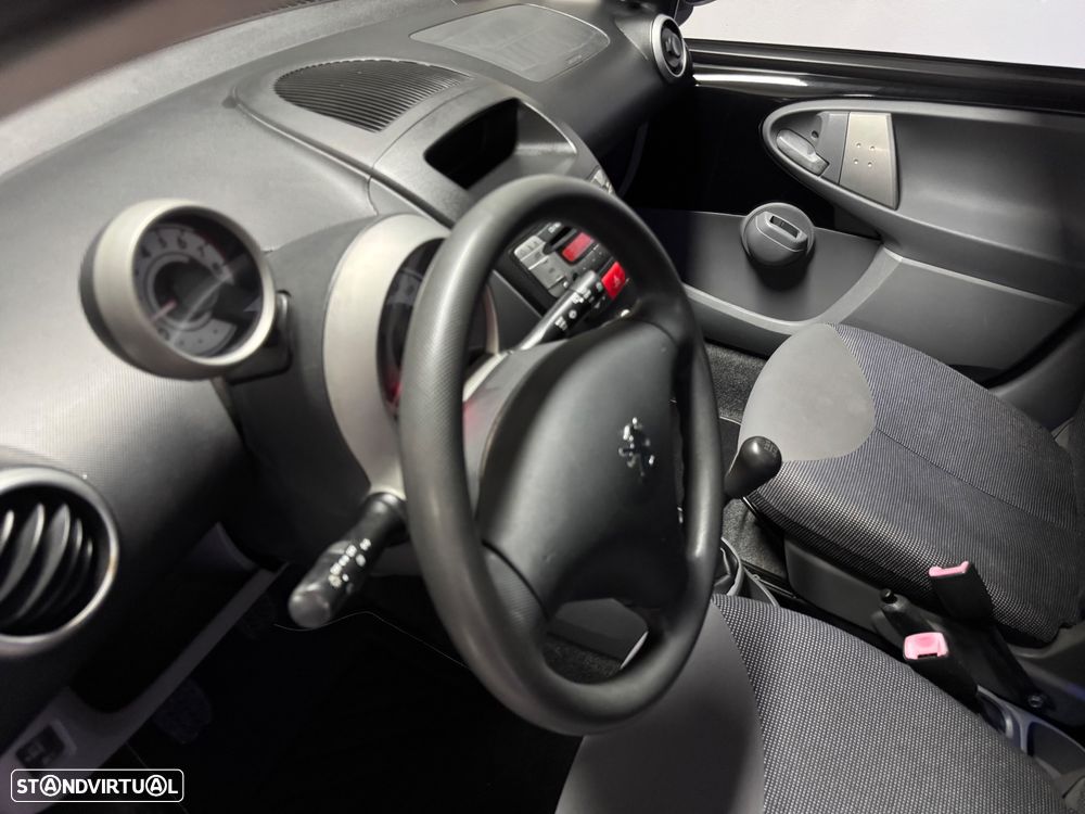 Peugeot 107 1.0 RC Line - 28