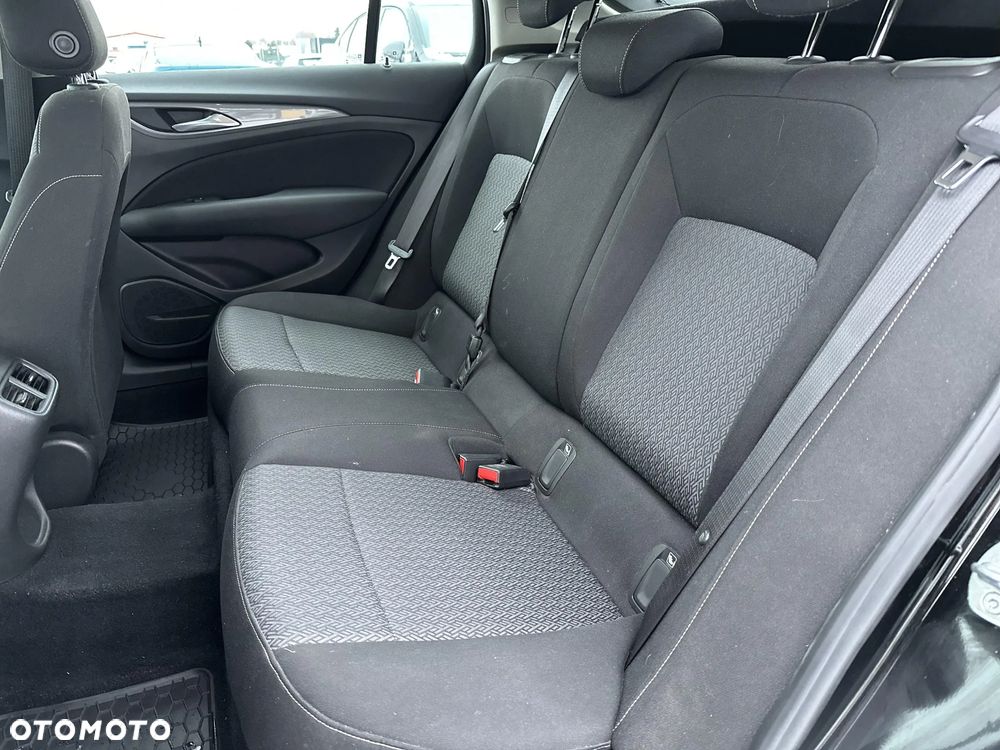 Opel Insignia 1.5 T Enjoy S&S - 15