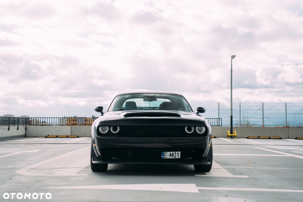 Dodge Challenger - 2