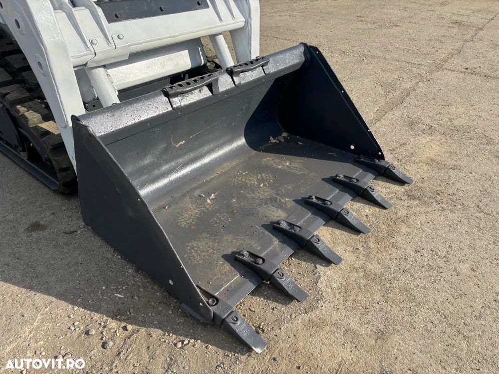 Bobcat T110 - 10