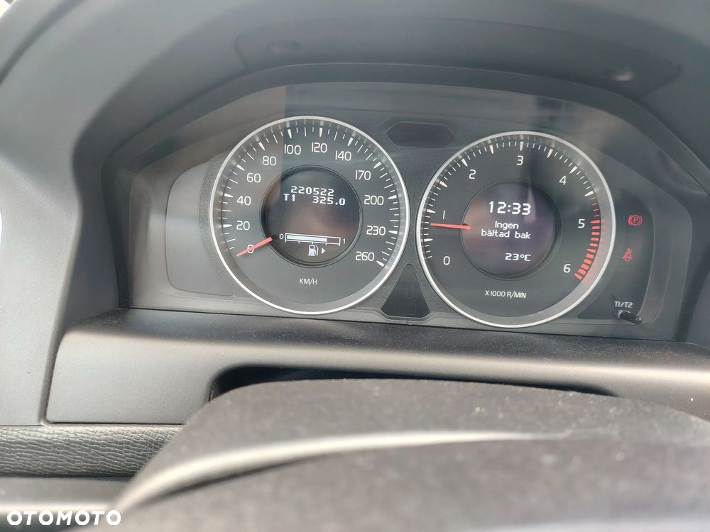 Volvo XC 60 D4 Momentum - 8