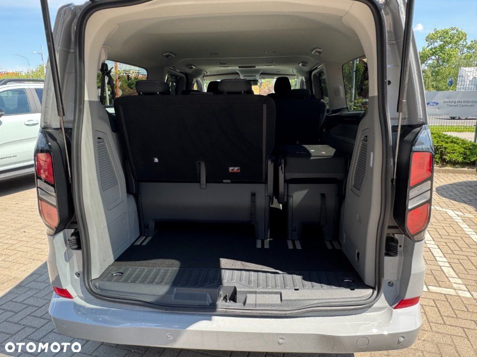 Ford Tourneo Custom - 9