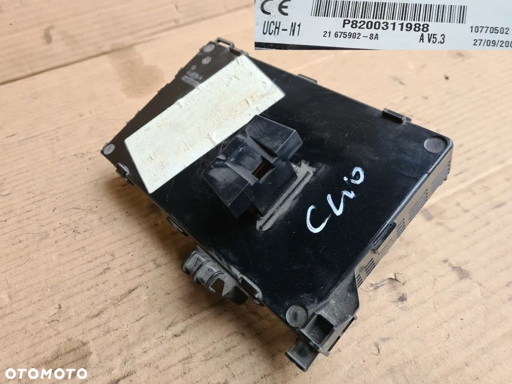 Renault Clio 2 lift 1.5 DCI zestaw startowy skrzynka UCH komputer silnika stacyjka wkładka drzwi kierowcy kluczyk - 3