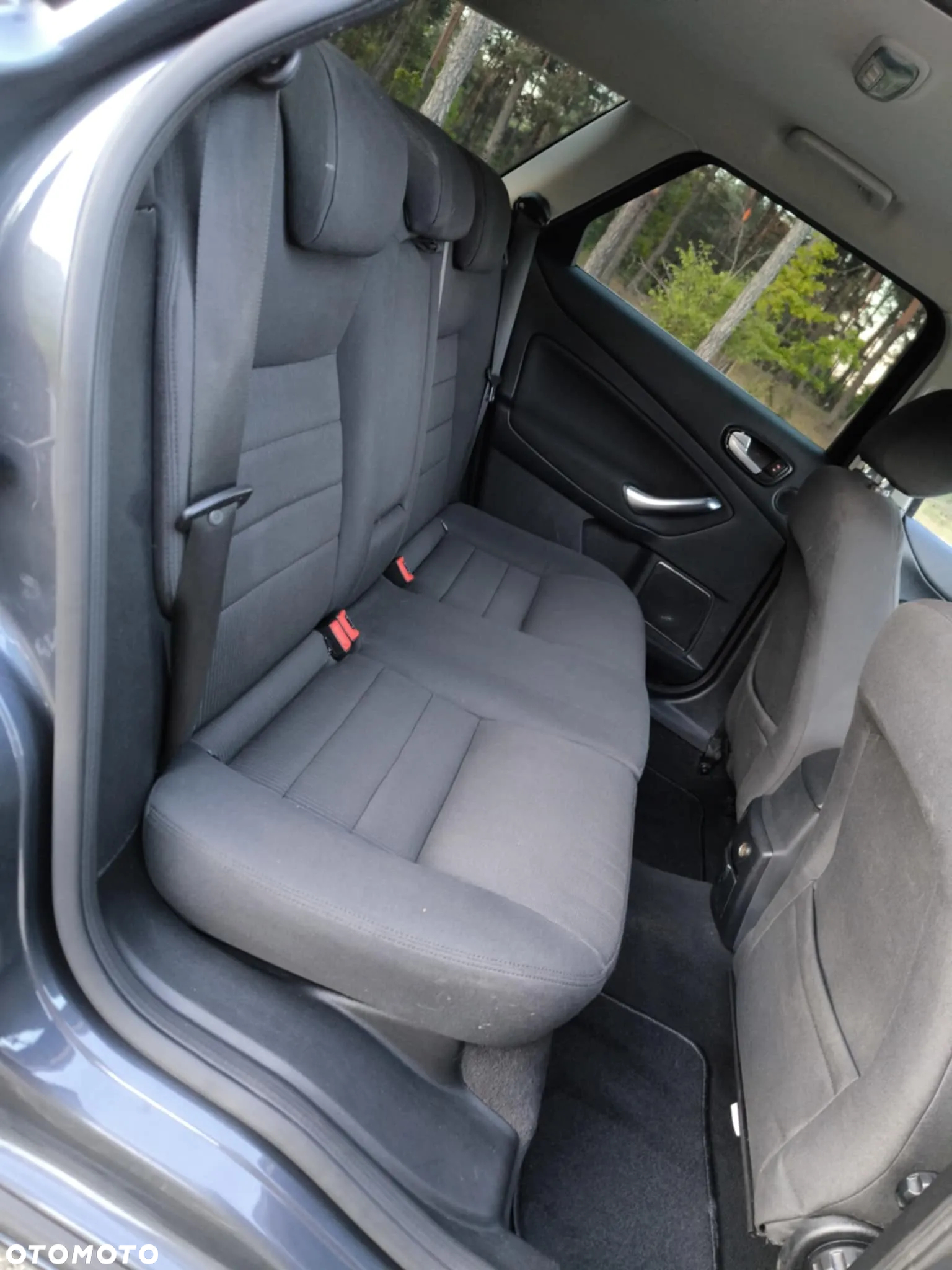 Ford Mondeo 2.0 FF Ghia - 25