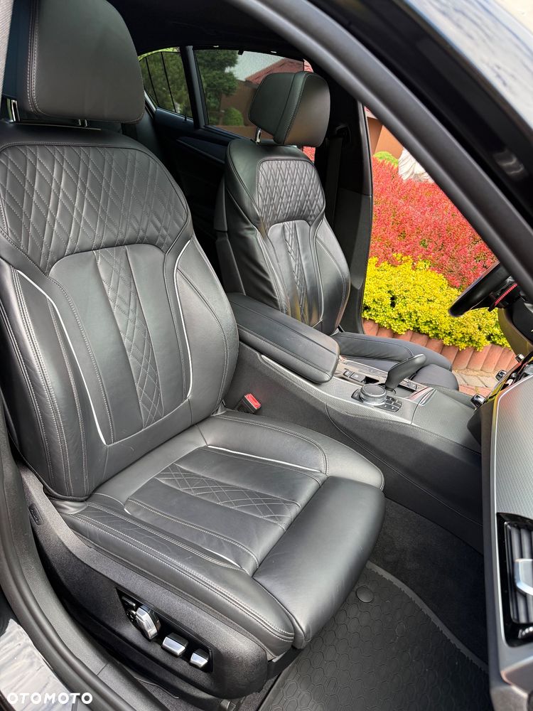 BMW Seria 5 540i xDrive M Sport sport - 25