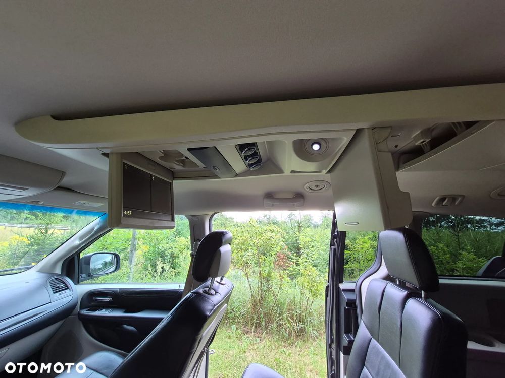 Dodge Grand Caravan - 34