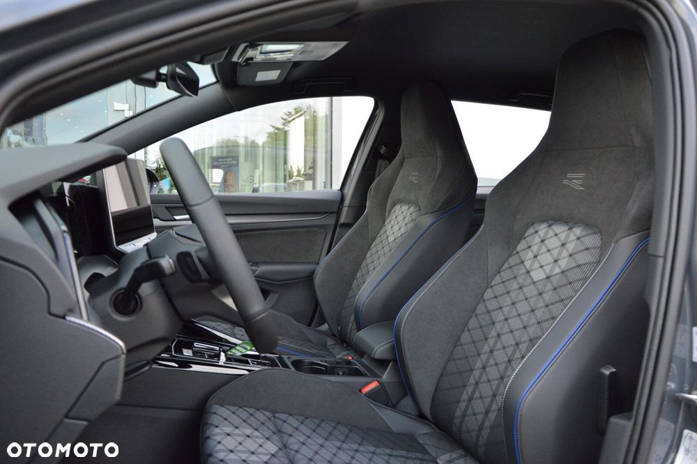 Volkswagen Golf - 11