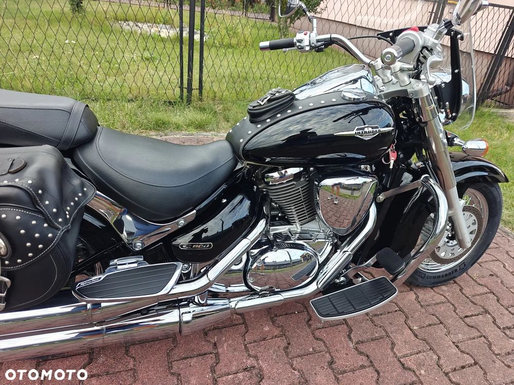Suzuki Intruder - 3
