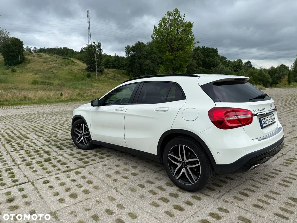 Mercedes-Benz GLA 250 7G-DCT - 5