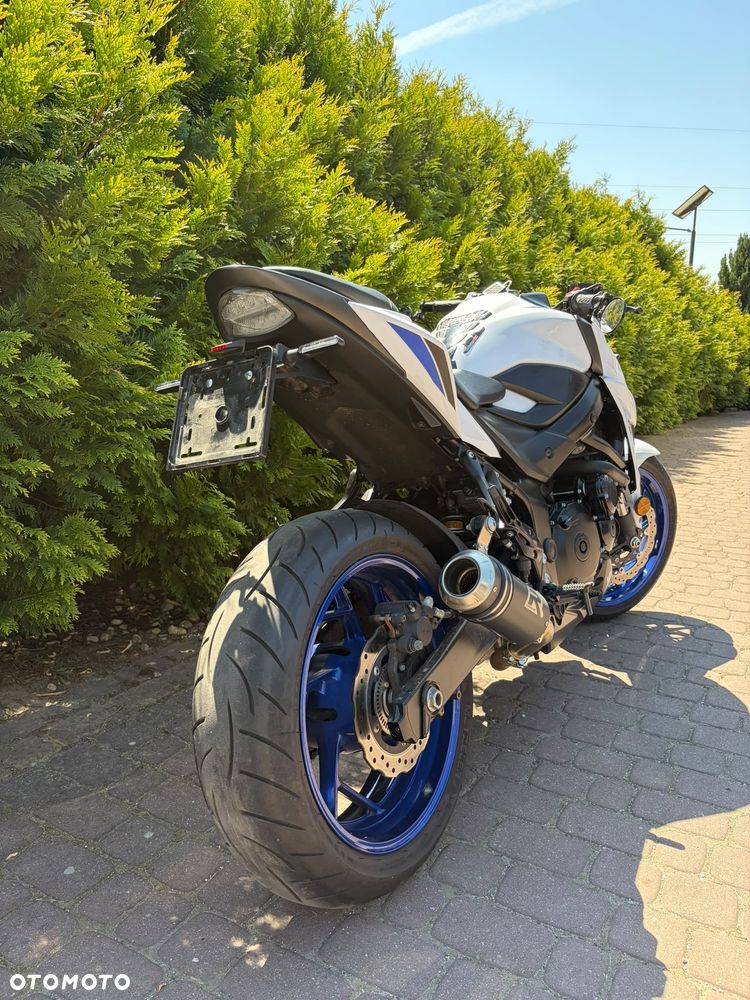 Suzuki GSX - 2