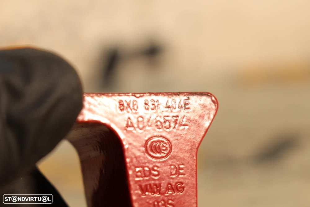 Dobradiça Da Porta Seat Leon (5F1)  8X0831403e / 8X0831404e - 9