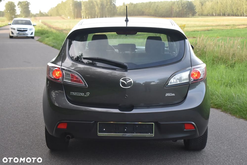 Mazda 3 1.6 Active + - 11