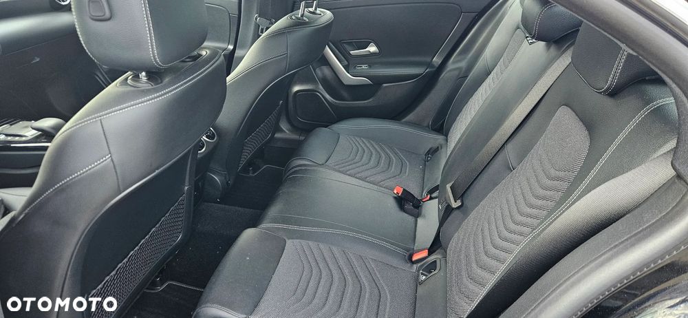 Mercedes-Benz CLA 180 d 8G-DCT Progressive - 17