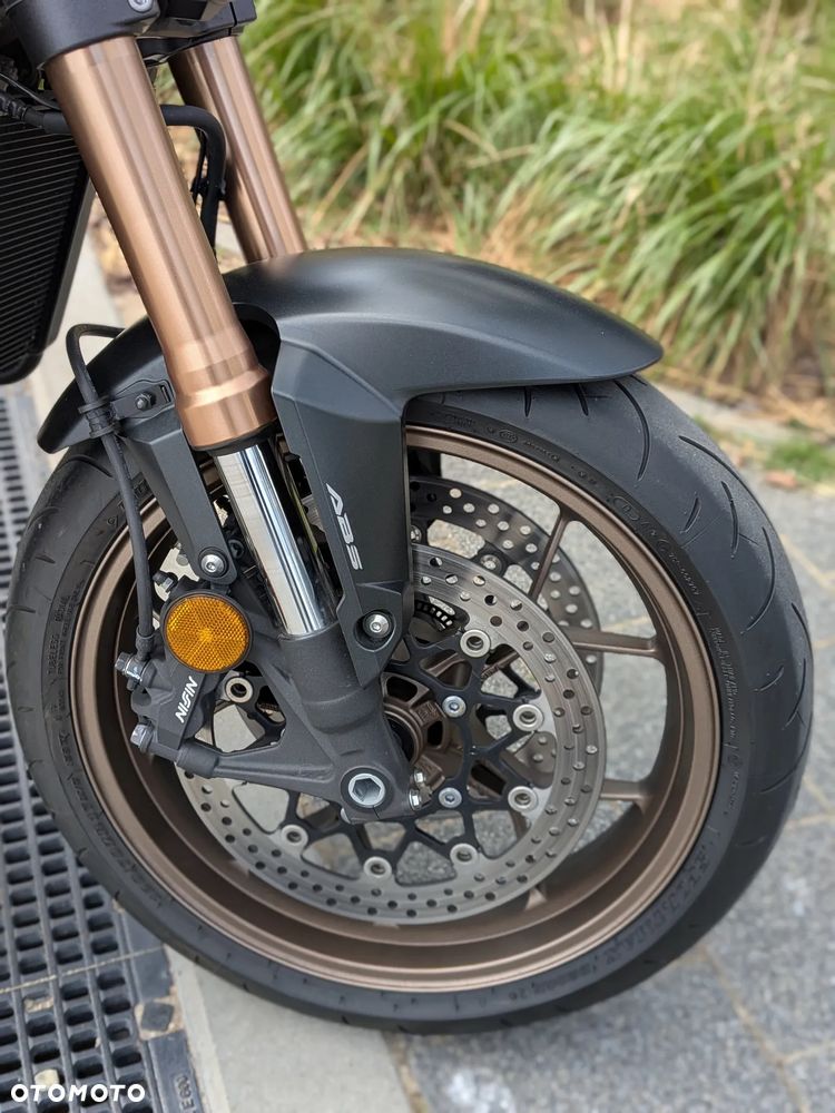 Honda CB - 22