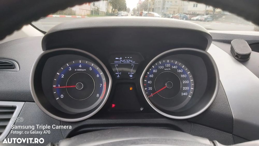 Hyundai Elantra 1.6 MPi Highway Heat+ - 2