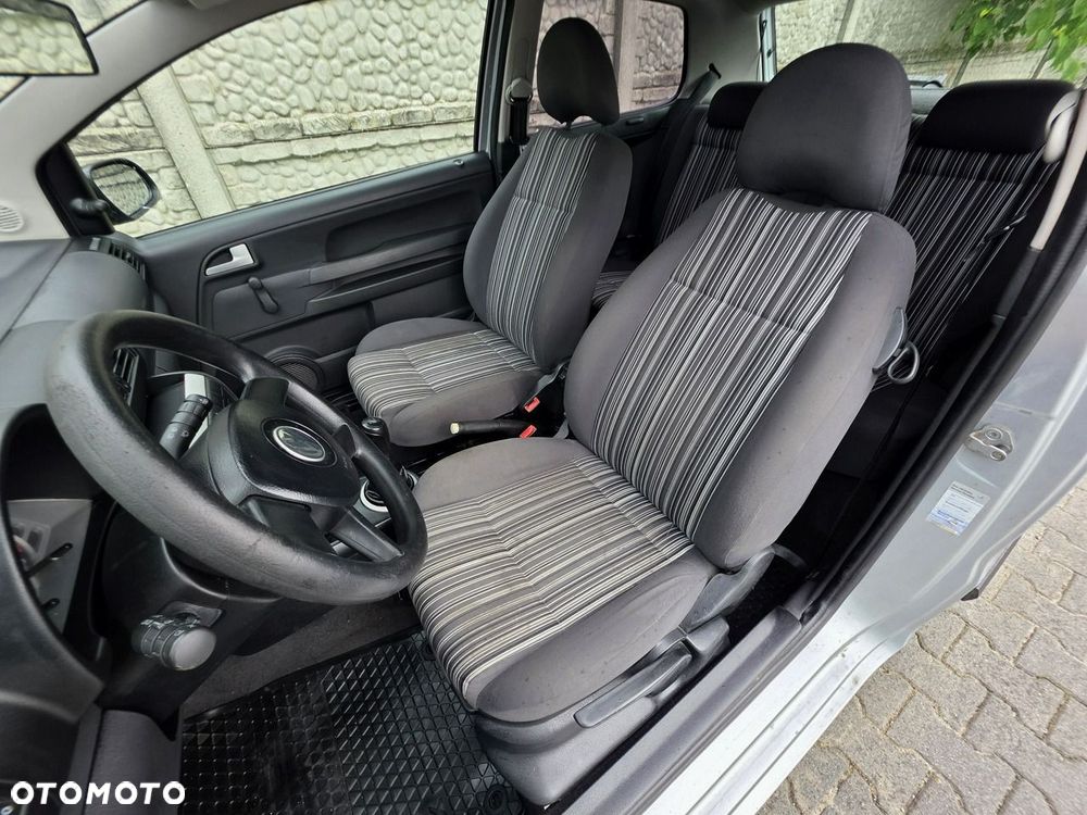 Volkswagen Fox - 10