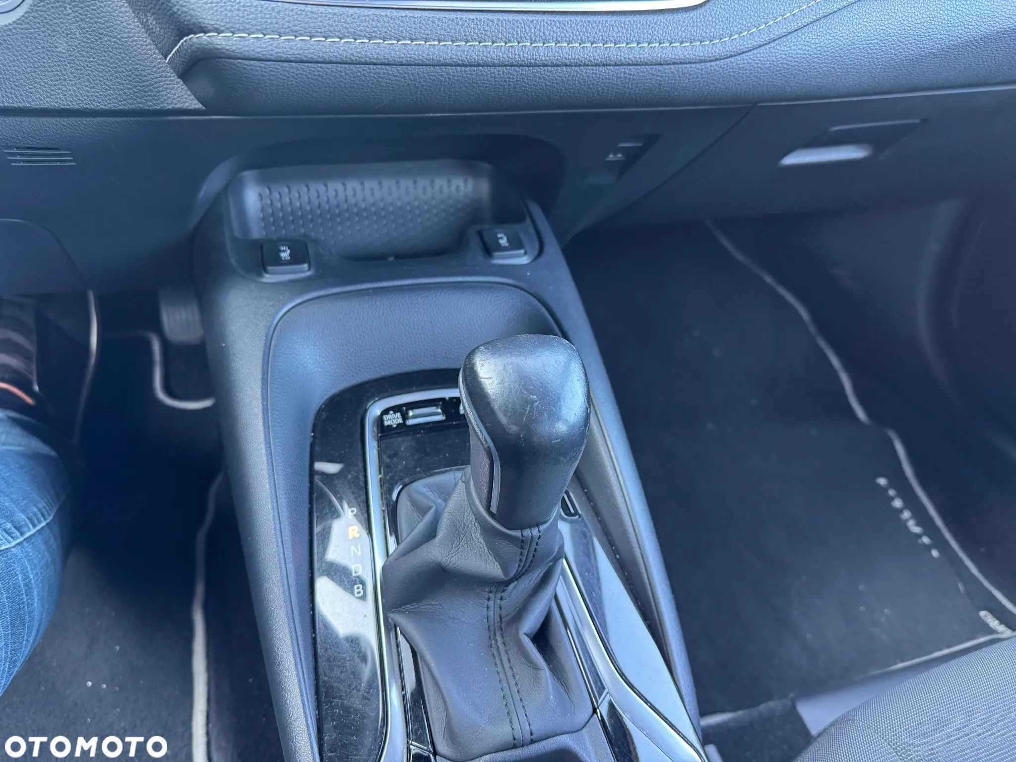 Toyota Corolla 1.8 Hybrid Comfort - 14