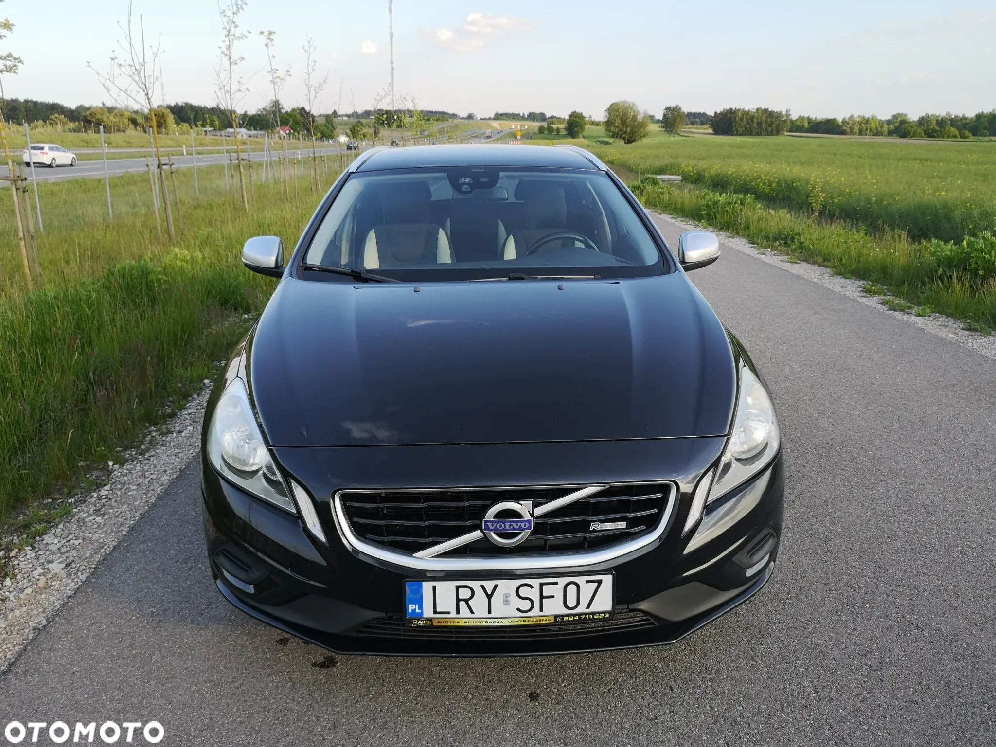 Volvo V60 T3 R-Design - 21
