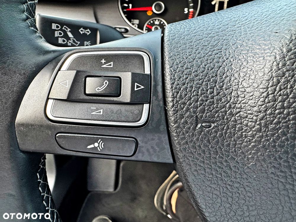 Volkswagen Passat Variant 2.0 TDI BlueMotion Technology Highline - 16
