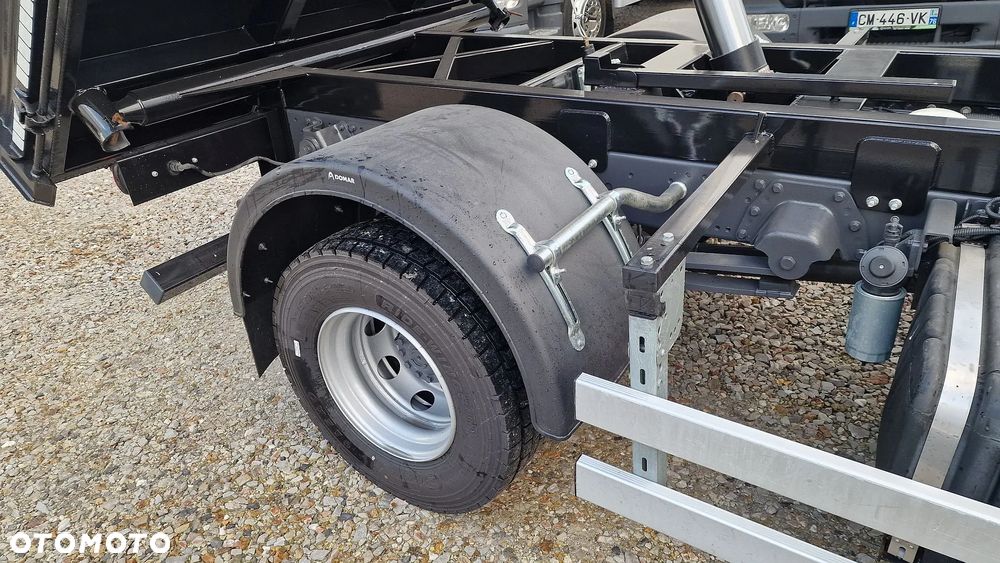 Iveco Eurocargo 120e18 Kiper Wywrot 4x2 Blokada trzy osoby - 17