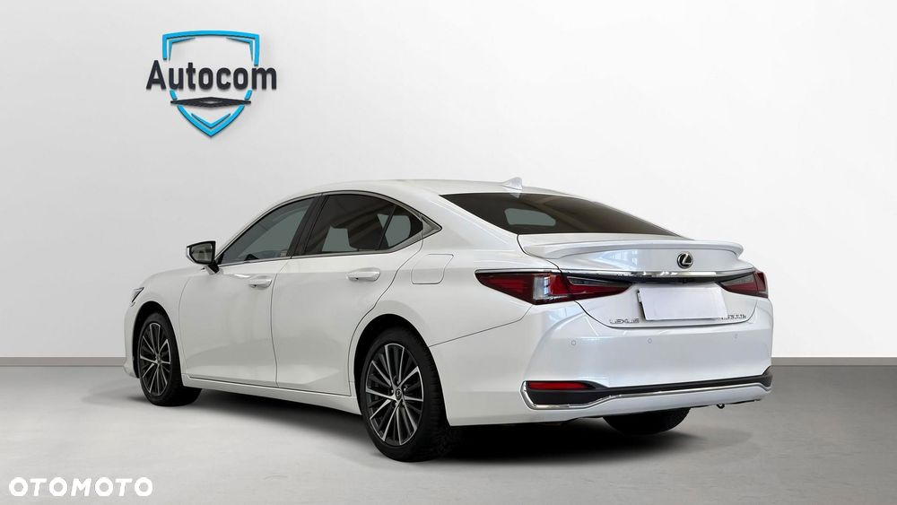 Lexus ES 300h Business Edition - 3