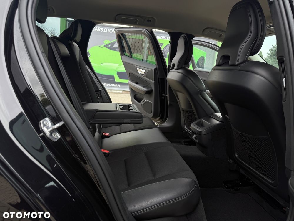 Volvo V60 D3 Drive-E Momentum - 35