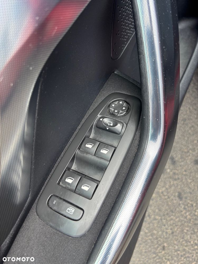 Peugeot 2008 BlueHDi FAP 120 STOP & START Allure - 21